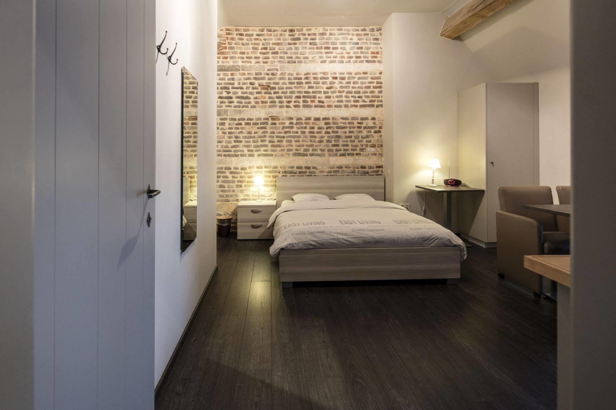 B&B De Oude Winning Riemst Exterior foto